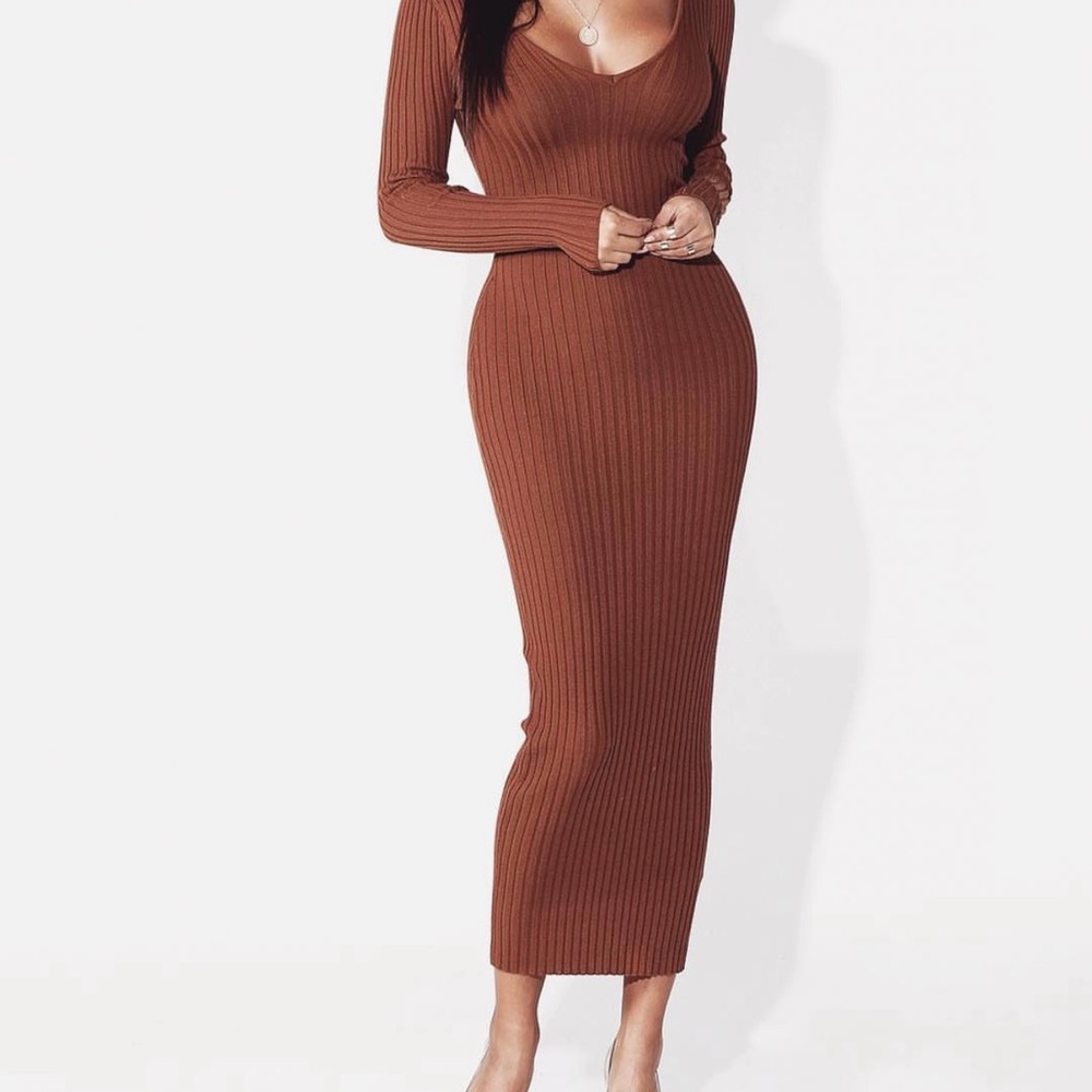 NWT’S HERA COLLECTION KNIT  DRESS IN COGNAC!
